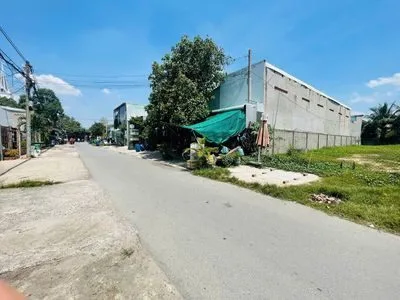 Thế đất vườn đẹp nở hậu - diện tích lớn - đường nhựa - khu dân cư - giá 2 tr/m2