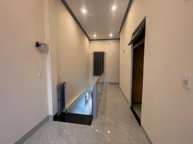 🏡 NHÀ MỚI XÂY KIÊN CỐ – TRUNG TÂM P1 – GẦN HỒ BẢO LỘC 🏡

💰 𝗚𝗶𝗮́: 𝟯 𝘁𝘆̉ 𝟯

📐 𝗗𝗶𝗲̣̂𝗻 𝘁𝗶́𝗰𝗵: 𝟭𝟯𝟭𝗺² (𝟲𝗺 𝘅 𝟮𝟮𝗺)
