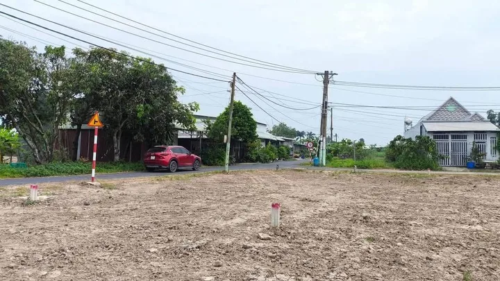 Chính chủ cần bán MT Nguyễn Thị Nhia QH khu dân cư hiện hữu 5x23m thổ cư sát TT Củ Chi, sổ riêng