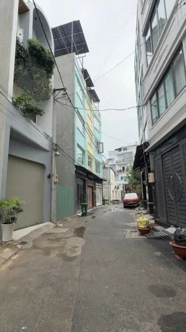 NHÀ PHÂN LÔ BÀN CỜ – HẺM 730 LẠC LONG QUÂN – 4 TẦNG – CÓ GARA – NHÀ ĐẸP Ở NGAY