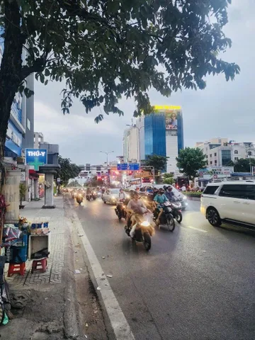 MT 391 CỘNG HÒA – NGAY ETOWN – GIÁ CHỈ 10.5 TỶ – KINH DOANH ĐỈNH - 2 TẦNG - 75M2