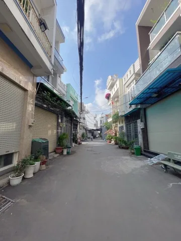 Bán nhà 3 Tầng , Hẻm ôtô Thông, DT: 60m² full thổ cư ngang 4m giá 5.7 tỷ tại Phường Bình Tân