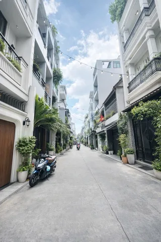 NHÀ ĐẸP 5 TÂNG BTCT VỚI 5PN HẺM 🚛 THÔNG TIEN Ở VÀ KINH DOANH