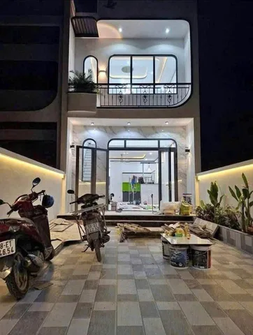 DUY NHẤT 1 CĂN  NHÀ LẦU DIỆN TÍCH SỬ DỤNG 300m2 FULL THỔ CƯ
