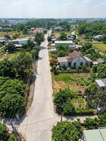 Chính chủ bán 11x19m2 thổ lư lô góc 2 MT ngay Thị Trấn Củ Chi, sổ riêng qh khu dân cư