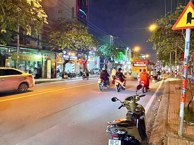 Nhà Trệt Lầu Mặt Tiền đường Võ Văn Ngân phường Bình Thọ Thủ Đức, thu nhập 90 triệu