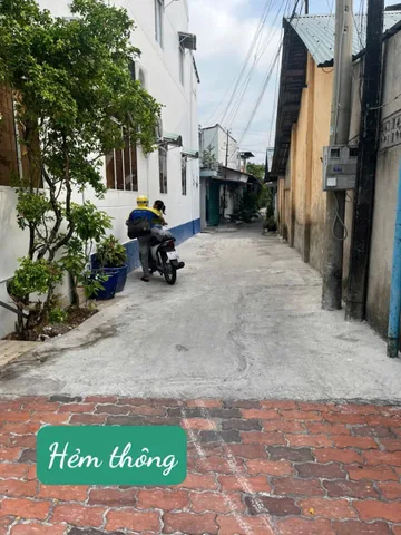 Căn nhà gác suốt giá cực mềm ,2 phút tới chợ, bến xe tây ninh xung quanh chợ đêm rộn nhịp