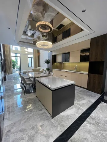 Bán nhà 66m² có sẵn 64m² thổ cư ngang 5m giá 23.8 tỷ tại Đường Tư Đình Phường Long Biên