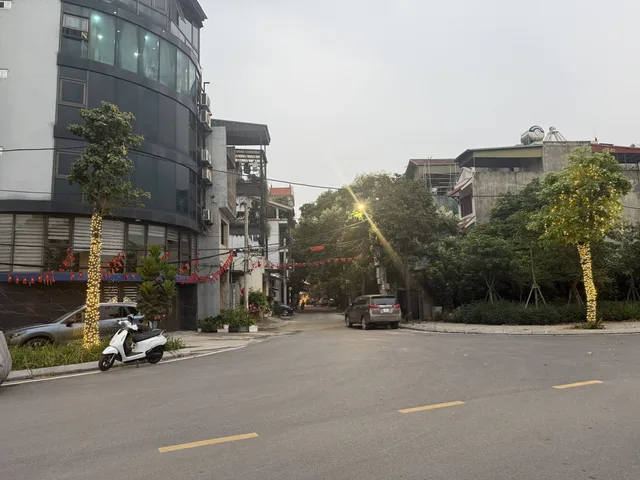 Bán đất 100m² có sẵn 96.6m² thổ cư ngang 4.1m giá 20.9 tỷ tại Đường Tư Đình Phường Long Biên