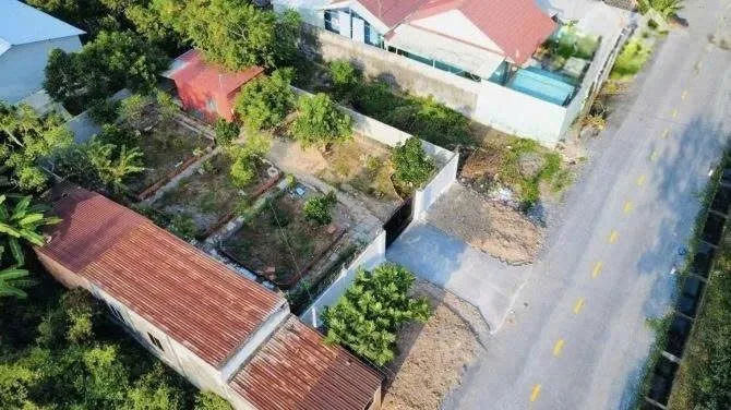 Bán đất Củ Chi, lô đất mặt tiền đường nhựa, tổng diện tích 450m2, 120m2 thổ cư
