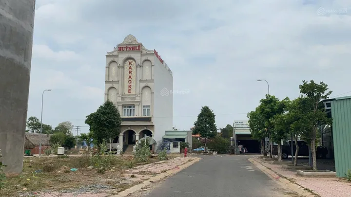 CẦN BÁN LÔ ĐẤT NẰM NGAY VÒNG XOAY NGUYỄN ÁI QUỐC (đường 25C) XÃ NHƠN TRẠCH,FULL THỔ CƯ