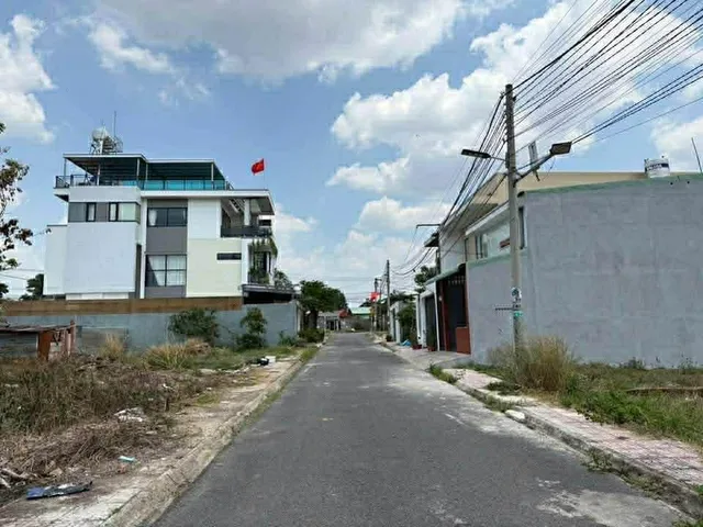 NẰM NGAY MẶT TIỀN PHÙNG HƯNG,DÂN CƯ HIỆN HỮU,ĐẦY ĐỦ TIỆN ÍCH,ÔM TRỌN BỞI CÁC CỤM KHU CN LỚN TẠI ĐỒNG NAI