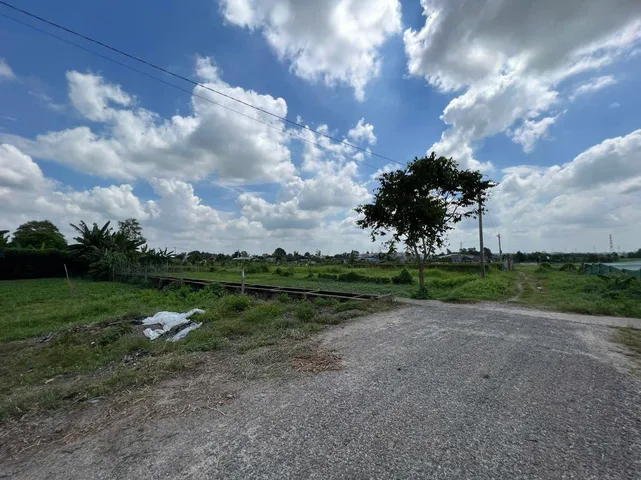 2500m2 đất vườn 1 sẽ Nguyễn Thị Lắng 2,5 tỉ có 300m thổ, đường đá mi 7m, sổ riêng