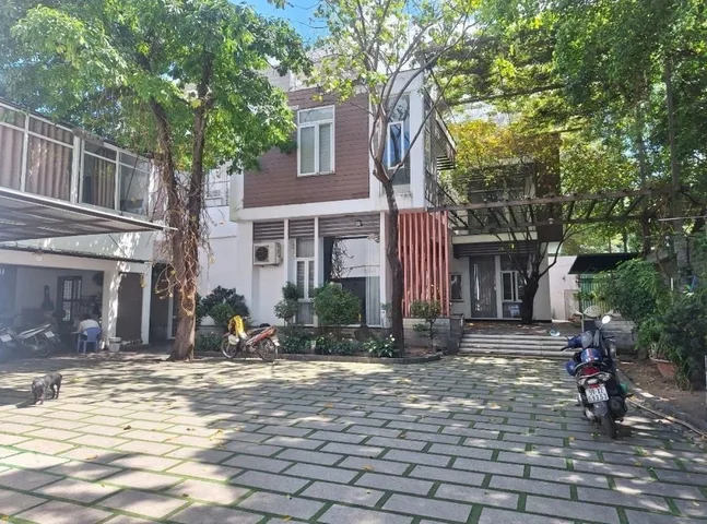Biệt Thự Căn Góc 2 Mặt Tiền KD Đường Khổng Tử - 3 Tầng - 1200M2 Ngang 30M - Bình Thọ Thủ Đức
