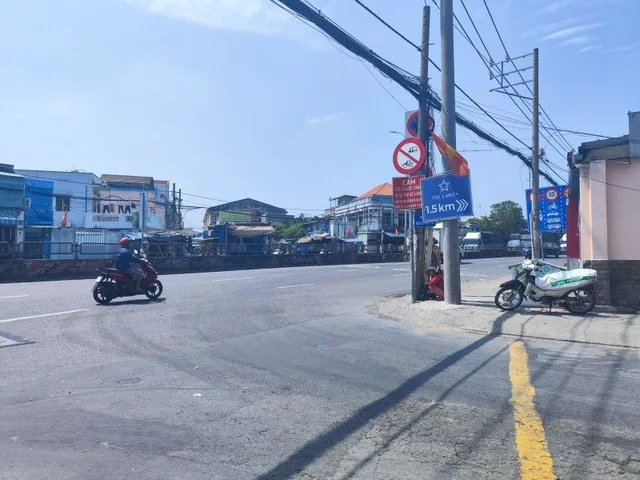 Lô góc 906m² MT Hoàng Phan Thái – ngang 21m, giá 23 tỷ TL