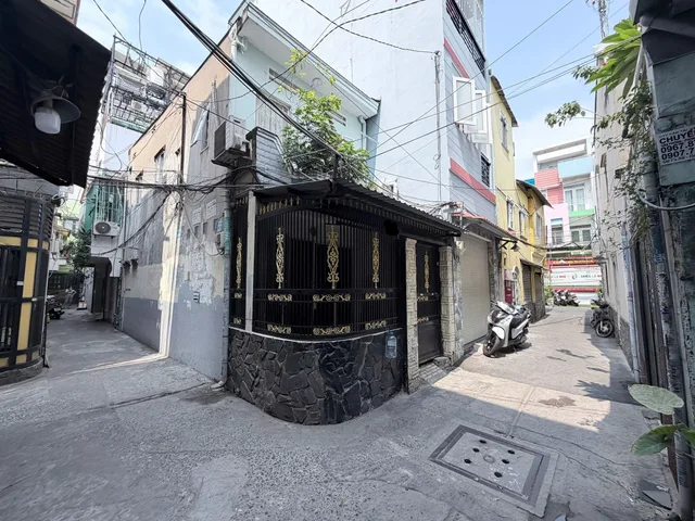 💥 🔥 BÁN NHÀ 2 TẦNG - NGAY TRƯỜNG ĐẠI HỌC CÔNG THƯƠNG - CÁCH HẺM XE HƠI 5M