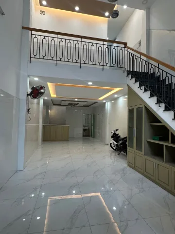 XE HƠI THÔNG - 2TẦNG 4.4x15.5m 67m² 9tỷ LẠC LONG QUÂN - TÂN BÌNH