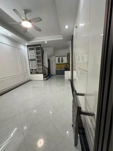 Cho thuê nhà riêng ngõ 523 Minh Khai, Hai Bà Trưng 35M*5T giá 15 triệu NHÀ SẠCH ĐẸP