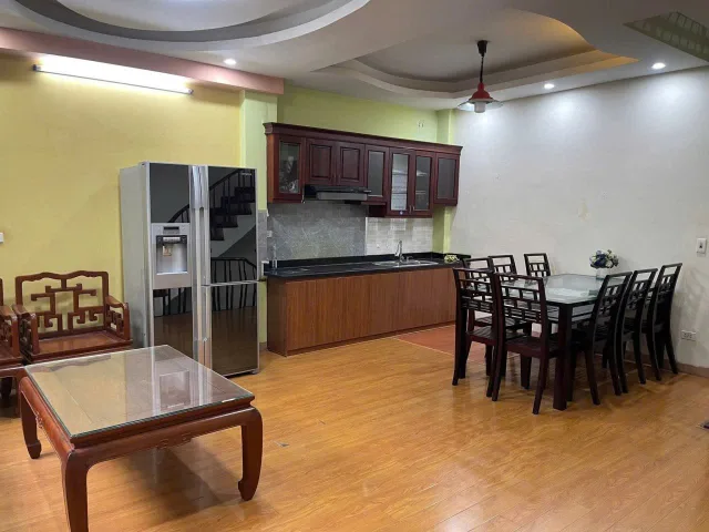 Nhà riêng Nguyễn Ngọc Vũ, Cầu Giấy 42M*5T, MT 6.8M - ở và KD giá 16 triệu