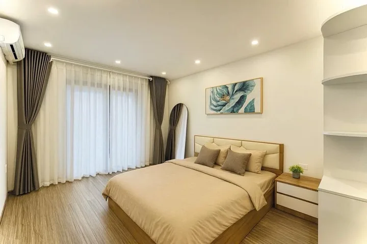 Nhà Bồ Đề gần hồ 6 ngủ