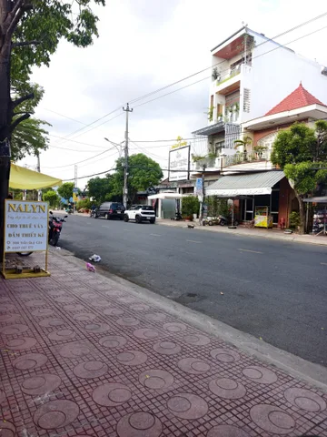 Bán nhà 115.7m² có sẵn 60m² thổ cư ngang 8m giá 5 tỷ tại Phường Ninh Hòa