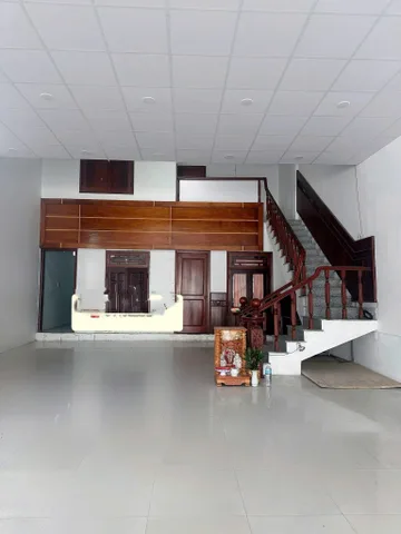 CHO THUÊ NHÀ NGUYÊN CĂN, OTO THOẢI MÁI, ĐẠI LỘ NGUYỄN TẤT THÀNH, PHƯỚC ĐỒNG - NAM NHA TRANG. GẦN TRƯỜNG THPT CHUYÊN LÊ QUÝ ĐÔN. LH 0905 800 366 - E Hiền