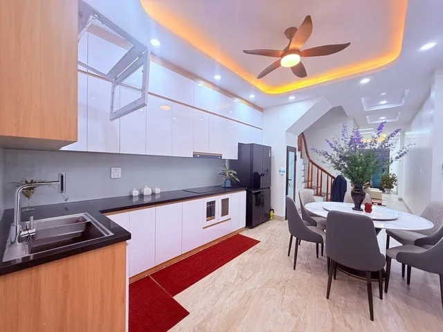 🔥 [HIẾM] NHÀ THANG MÁY NGUYỄN SƠN - THÁC NƯỚC PHONG THỦY - NHỈNH 13 TỶ