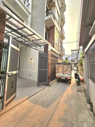 BÁN NHÀ THẠCH BÀN GẦN AONE 70m OTO ĐỖ CỬA NHÀ 2 THOÁNG
