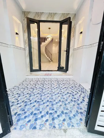 ĐÓN ĐẦU CẦU BÌNH TIÊN QUẬN 6 - 80M2 SỬ DỤNG - 3PN - CÓ SÂN VÀ BC - LƯƠNG VĂN CAN PHƯỜNG 15 QUẬN 8