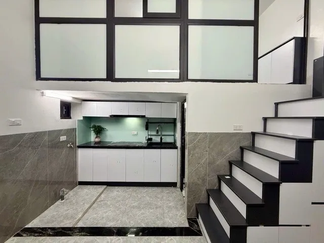 Sở hữu cuộc sống tiện nghi tại căn tập thể tầng 1 Nguyễn Trãi 45m2 2PN — Bước một bước ra phố không cần thang máy