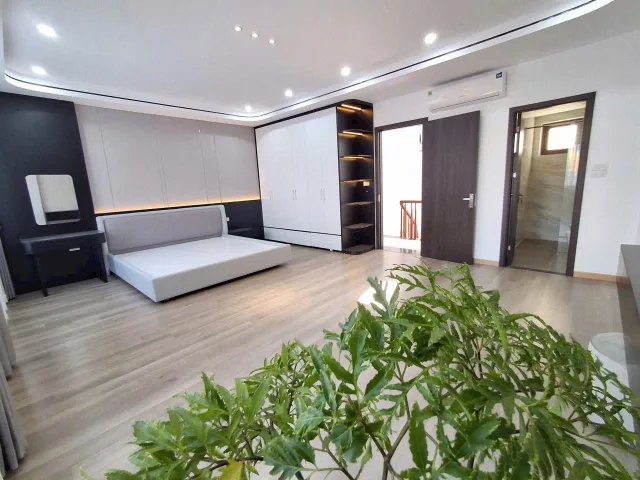 Nhà phố Ngọc Lâm - Bồ Đề 6 tầng thang máy