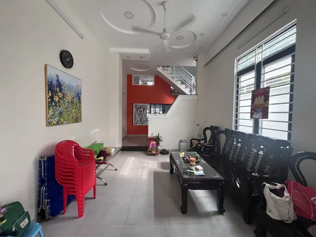 Bán nhà 1 trệt 1 lầu + sân thượng _ giá 6.8 tỷ tại Xã Bình Hưng