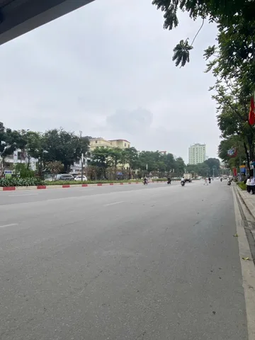 TRUNG TÂM BA ĐÌNH - NGỌC KHÁNH - 10M RA OTO - TẶNG NỘI THẤT - KHU VỰC NHIỀU TIỆN ÍCH - NHỈNH GIÁ 17 TỶ