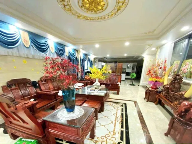 BIỆT THỰ MẶT TIỀN NGAY LŨY BÁN BÍCH, NGUYỄN SƠN CẠNH BÀU CÁT - 5 TẦNG 9PN MASTER RỘNG, 2 PHÒG KHÁCH GIA ĐÌNH LỚN - THANG MÁY XỊN - FULL NỘI THẤT CAO CẤP - 10x50M NỞ HẬU - ZÁ 50T

📞 Liên hệ xem ngay: 0902 106 911