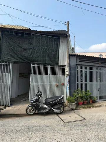 Bán nhà cấp 4 có gác lững,  44m² full thổ cư ngang 4m giá 3.3 tỷ tại Xã Đông Thạnh