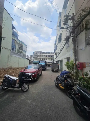 Sát MTKD LÊ MINH XUÂN, Ngay Chợ Vải Tân Bình, P8, Tân Bình