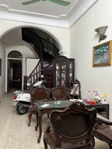Cho Thuê Nhà Ngõ 231 Chùa Bộc 50M² 4 Tầng 4 Ngủ Full Nội Thất - Ô Tô Đỗ Cửa - Giá Thuê 16tr