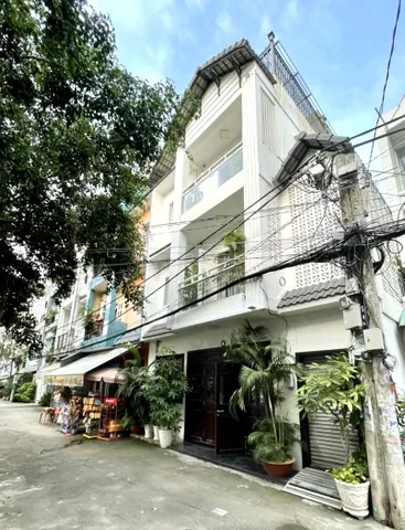 Nhà hẻm xe hơi bề ngang khủng 8m bề thế to ko có căn thứ 2 trong khu vực