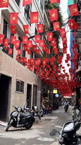 ô đỗ cửa vào nhà 60 m mt 6 m Dương Khuê sát đại học Thương mại ->18 tỷ