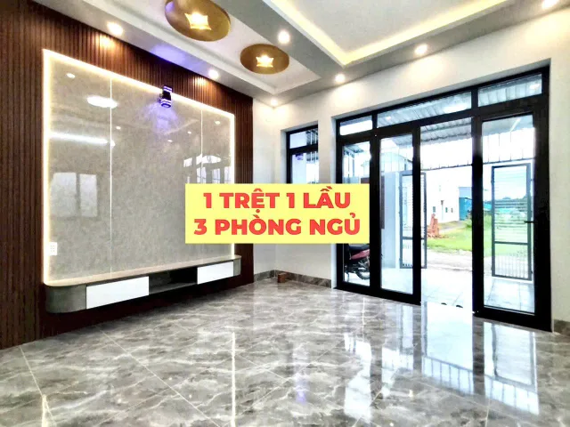 Bán nhà 1 trệt 1 lầu mới xây gần ngã tư An Bình chỉ  900tr