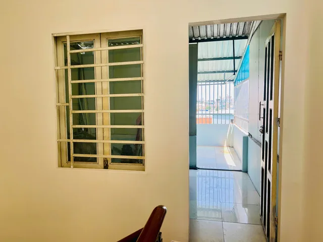 Lân cận đang bán 8,3 tỷ. Căn này bán 6,4 tỷ. Nhà 3 tầng 4x20m hẻm 8m- sát Gò Vấp