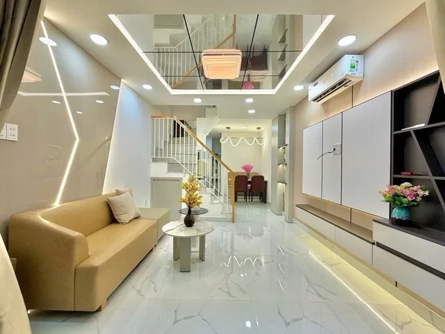 NHỈNH 5 TỶ, 3PN. KV ĐƯỜNG HOA PHAN XÍCH LONG