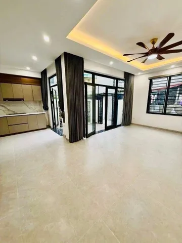 PHỐ TRẦN HOÀ HOÀNG MAI AC CHỦ GIẢM SÂU THA THIẾT CẦN BÁN 40Mx6TẦNG THANG MÁY,MT 6.2M,5M RA OTO TRÁNH. 

👉Trc Nhà Cực Thoáng, Tầm Tiền Khu Vực K Có Căn T2. Vtri Cực Đẹp, Thông Số Lý Tưởng. Full Nội Thất, Gần Các Trường ĐH Lớn Bách-Kinh-Xây,....