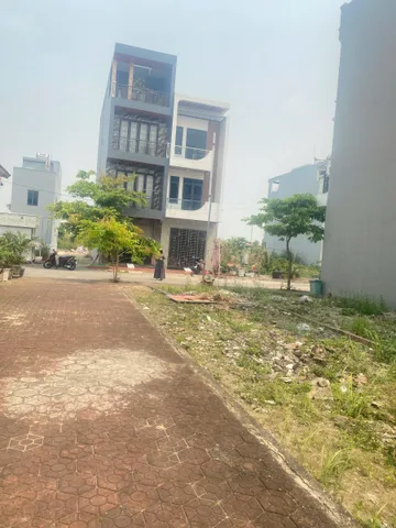Áp tràn 1 lô xẻ khe đẹp mướt mơ đang chờ chủ mới 
Lh 0898266583