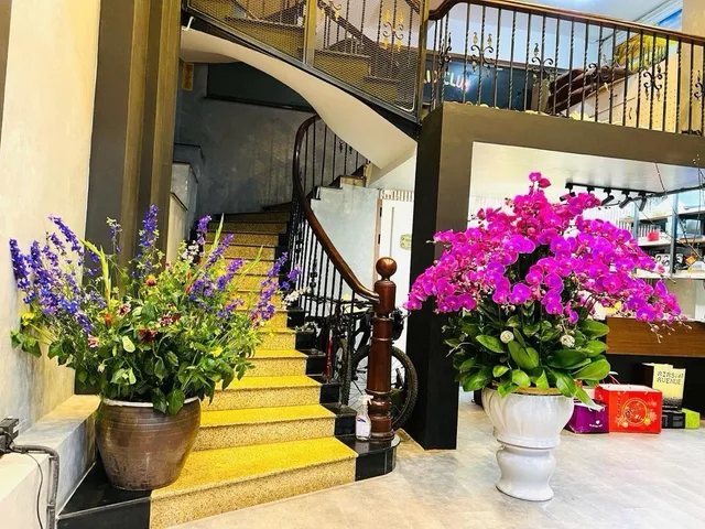 Chính chủ cần bán nhà 5 tầng thuộc khu phân lô tại Xã Đàn. Thông Phạm Ngọc Thạch, Hồ Đắc Di. Ô tô dừng đỗ ngày đêm. Trước nhà thoáng vĩnh viễn