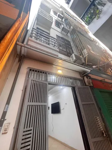 Cho Thuê Nhà Ngõ 40 Cự Lộc - Thanh Xuân 30M² 5 Tầng 3 Ngủ - Nội Thất CB - Giá Thuê 13tr
