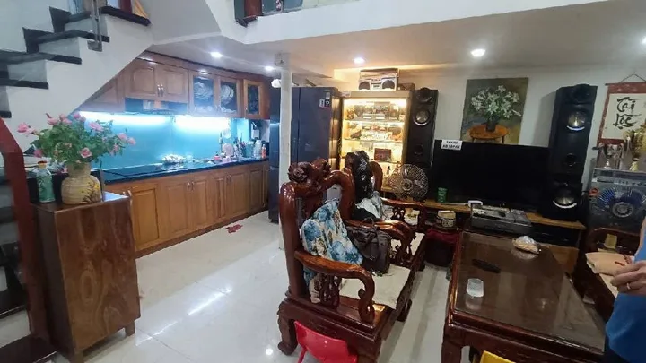 Bán nhà gần Hồ, 28m lên phố gần đi 5p lên Lăng Bác 8,3 Tỷ