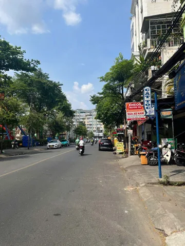 Bán gấp Nhà Mặt Tiền đường Trường Sơn giao CMT8 đối diện Công Viên. 85m xây 5 tầng
