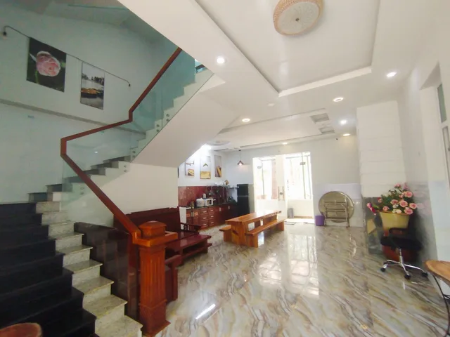 Cho thuê villa 8 phòng Hồ Tuyền Lâm Đà Lạt 20 triệu/tháng