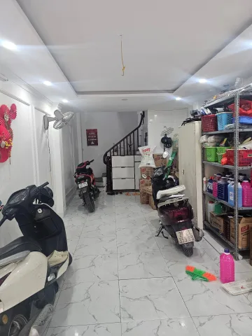Bán nhà Kim Giang – Giá 10.5 tỷ – DT40m² x 7 Tầng – Nhà mới – Ô tô đỗ gần – Gần KĐT lớn